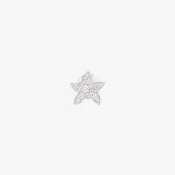 Alternative view of Orecchino stellina in oro bianco rodiato con diamanti.