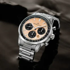 Alternative view of Norqain Freedom 60 Chrono 40mm Edizione limitata