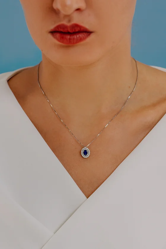 Girocollo in Oro Diamanti e Zaffiro blu ovale 2 Girocollo in Oro Diamanti e Zaffiro blu ovale - immagine 2